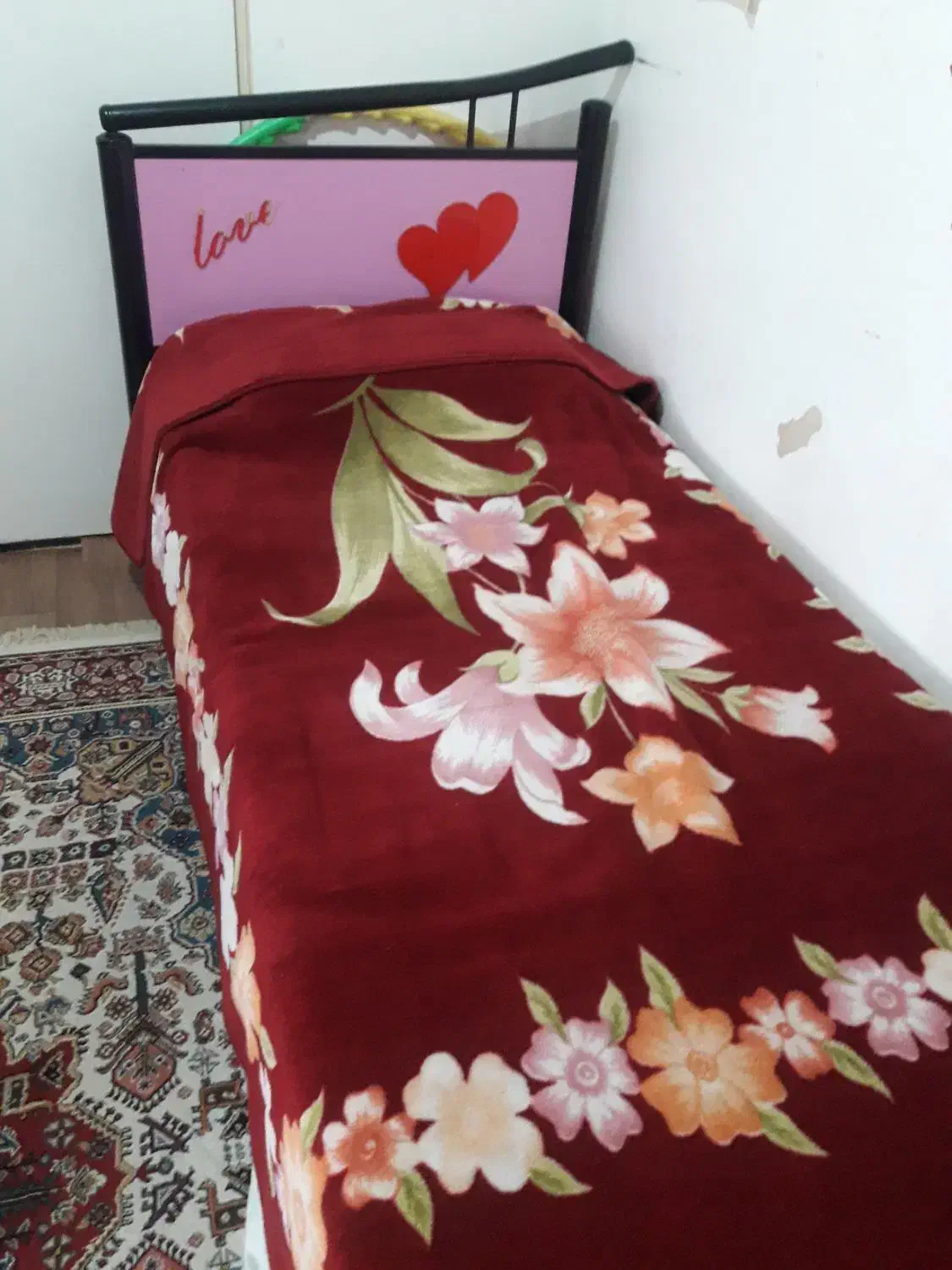 تخت و کمدو میز تحریر|تخت و سرویس خواب|تهران, قصر فیروزه ۲|دیوار