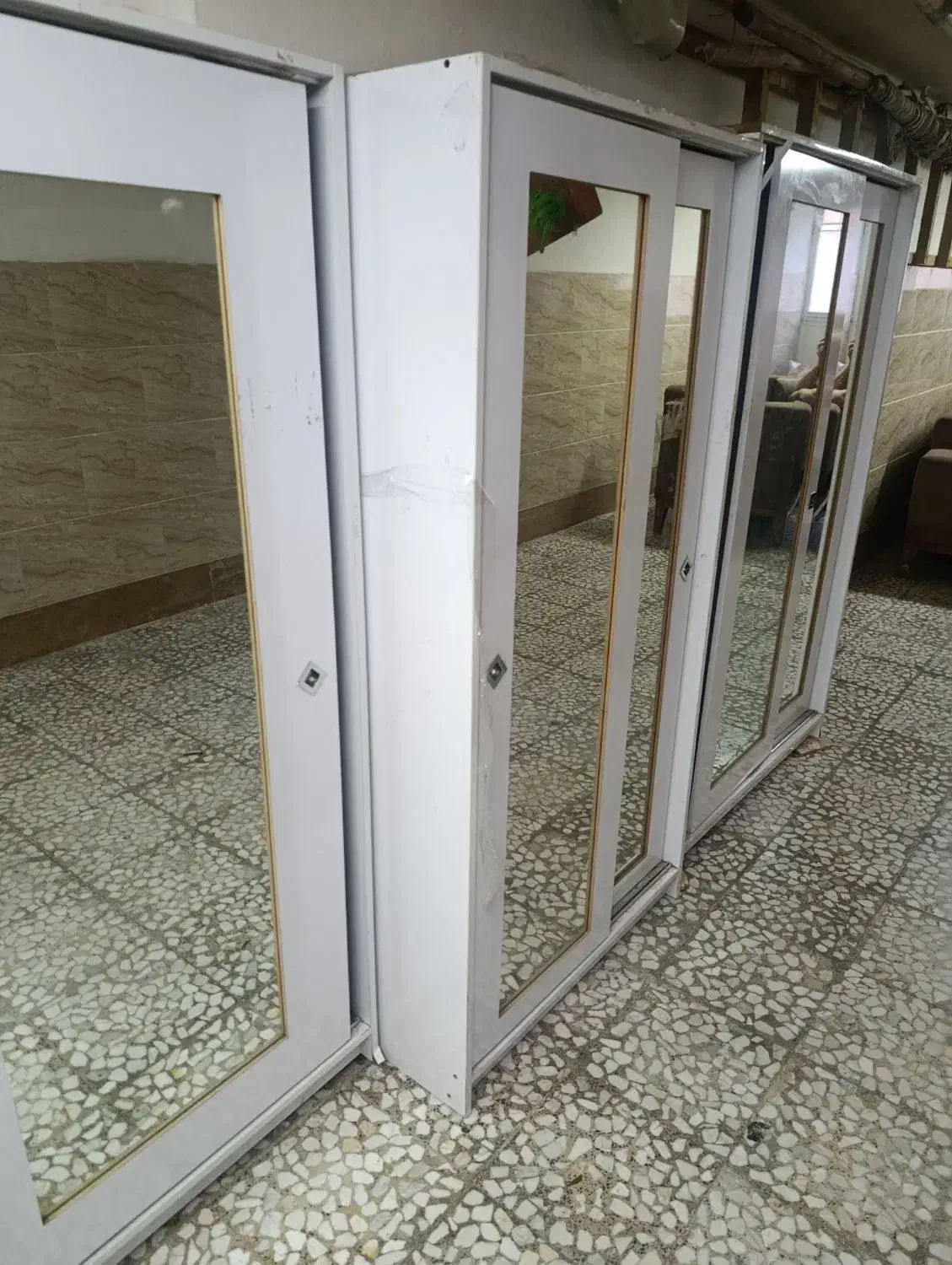 کمد جادار کشویی|مبلمان خانگی و میز عسلی|رشت, نظری|دیوار