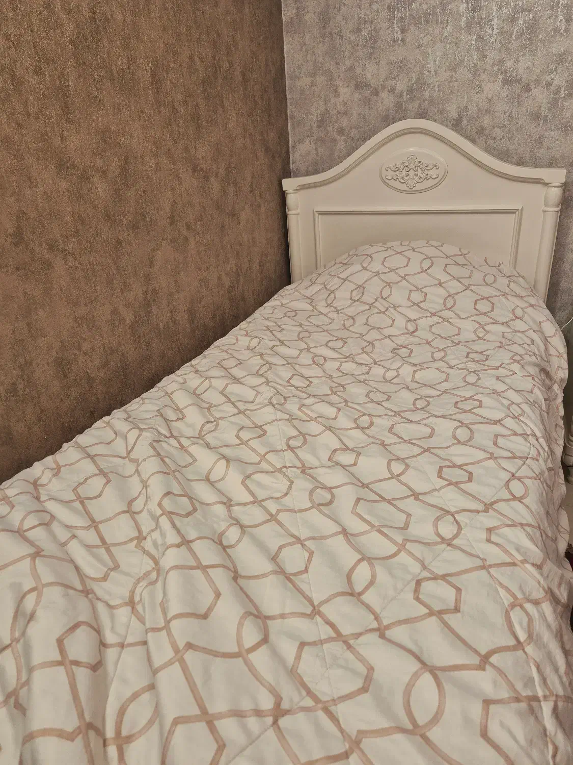 تخت یک نفره چوب و میز تحریر|تخت و سرویس خواب|مشهد, نیروی هوایی|دیوار