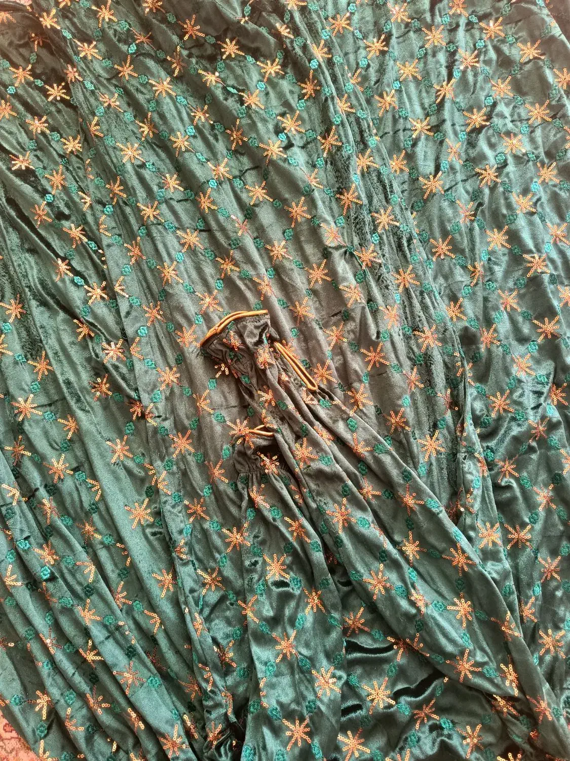 کش پولکی|لباس|لردگان, |دیوار