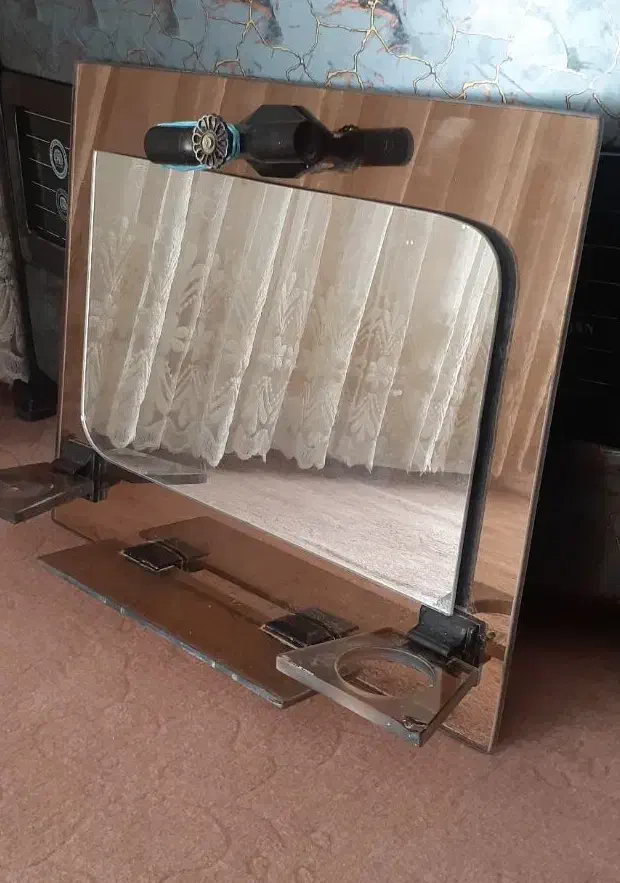 ایینه|آینه|نظرآباد, رسالت|دیوار