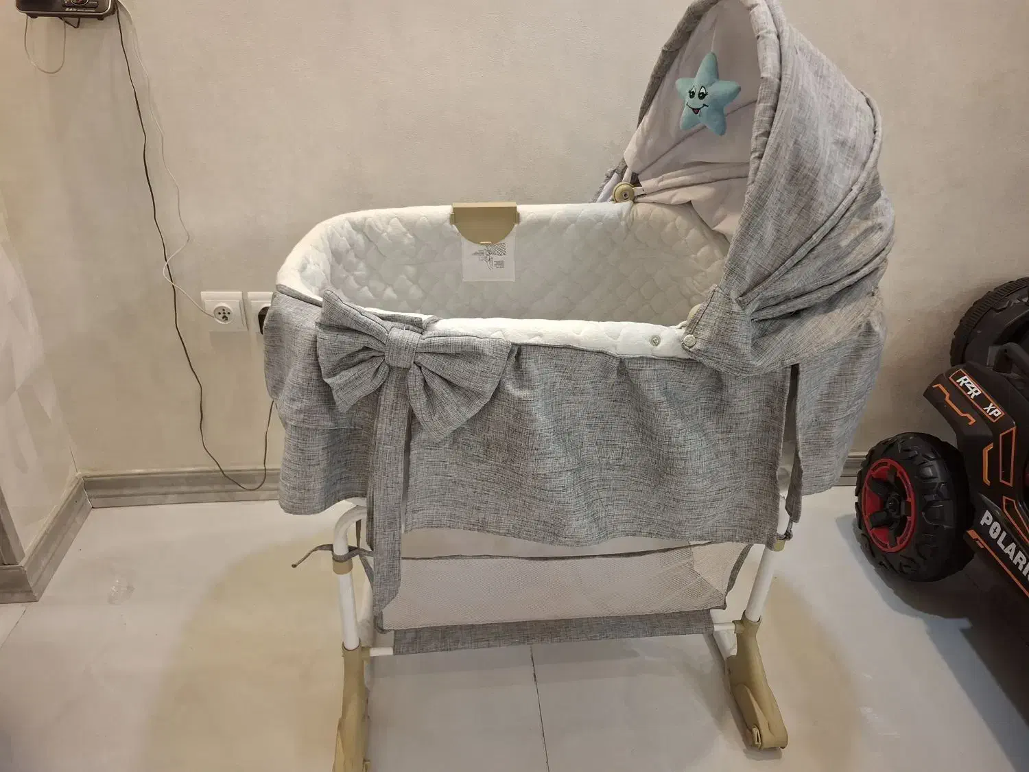 تخت نوزاد|تخت و صندلی بچه|اصفهان, پروین|دیوار