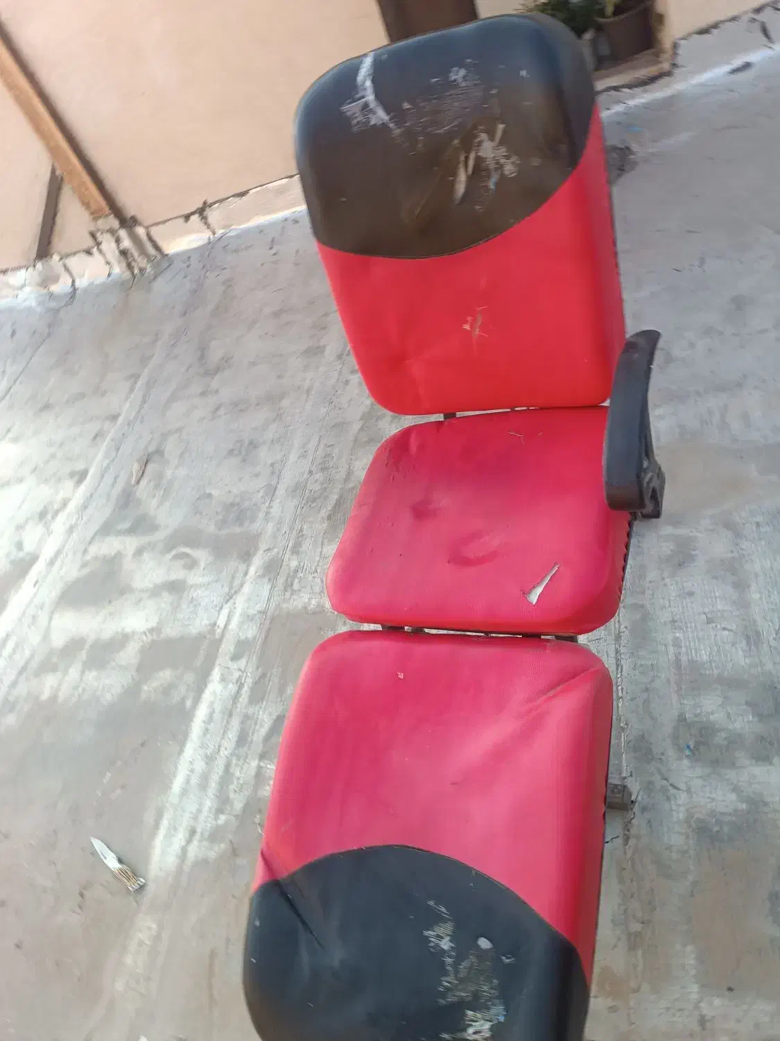 صندلی و تخت|تخت و سرویس خواب|بومهن, |دیوار