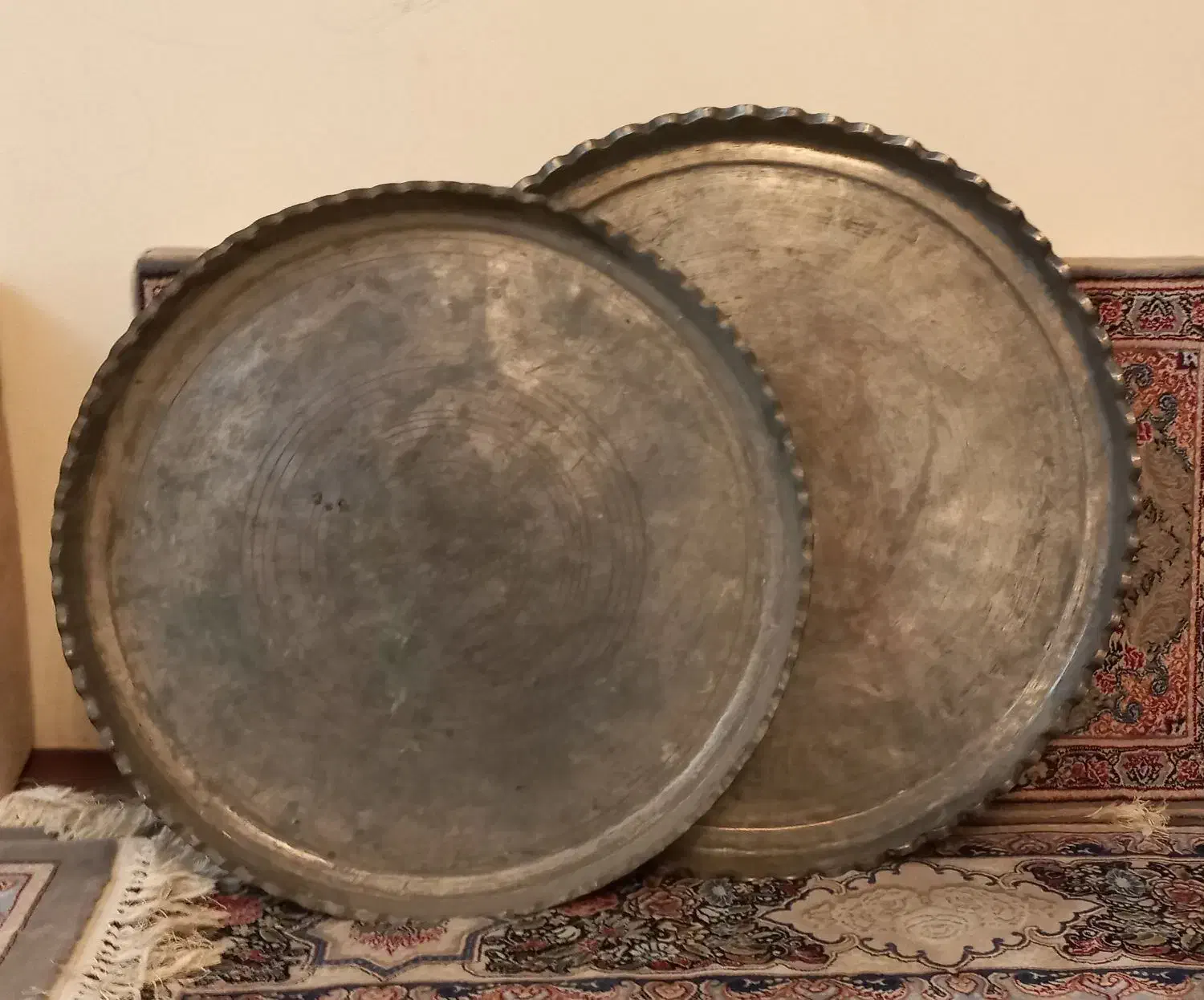 سینی مسی قدیمی آنتیک|کلکسیون اشیاء عتیقه|سنقر, |دیوار