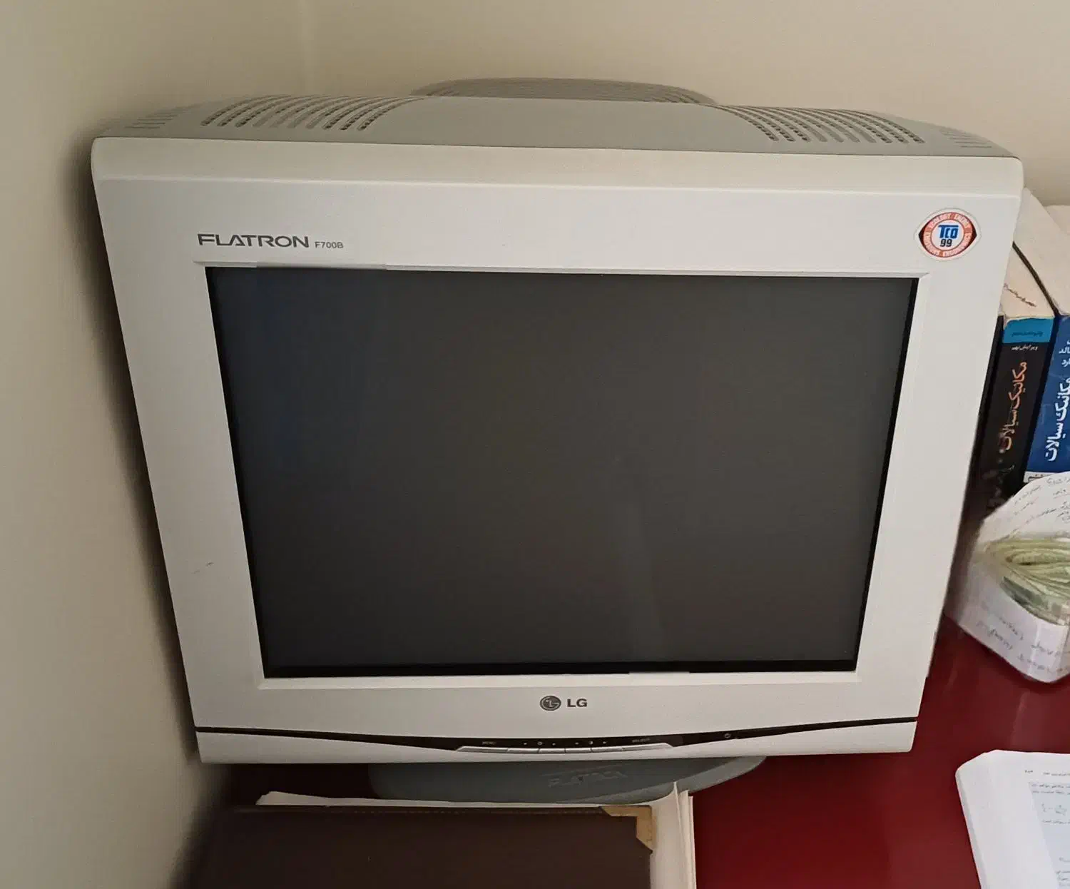 مانیتور کامپیوتر ال جی مدل LG FLATRON f700b|قطعات و لوازم جانبی رایانه|شیراز, جانبازان|دیوار