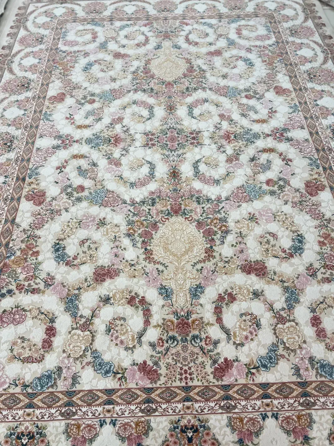 فرش ابریشم|فرش|قزوین, |دیوار