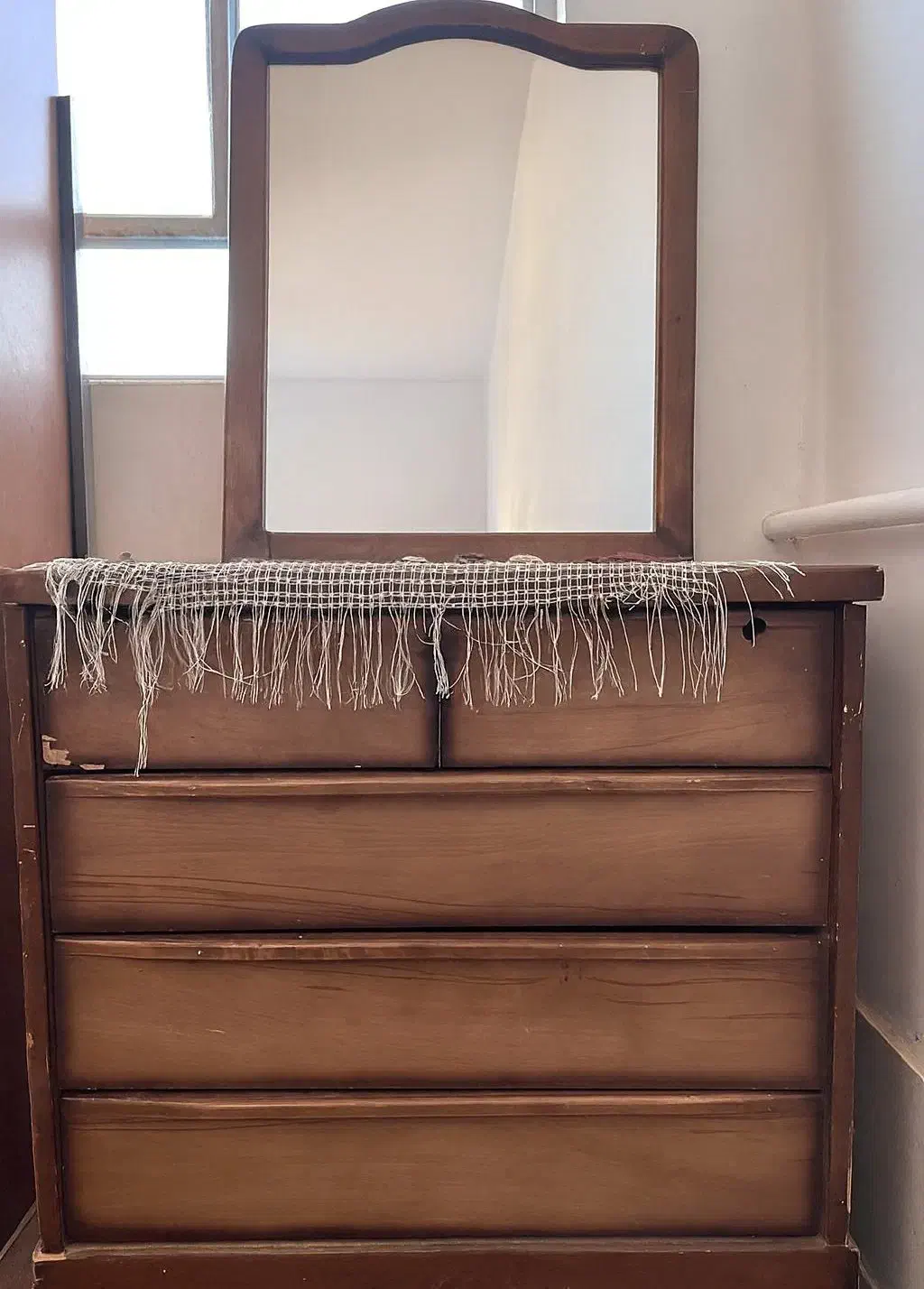 میز و اینه چوبی|جاکفشی، کمد، دراور|اردکان, |دیوار