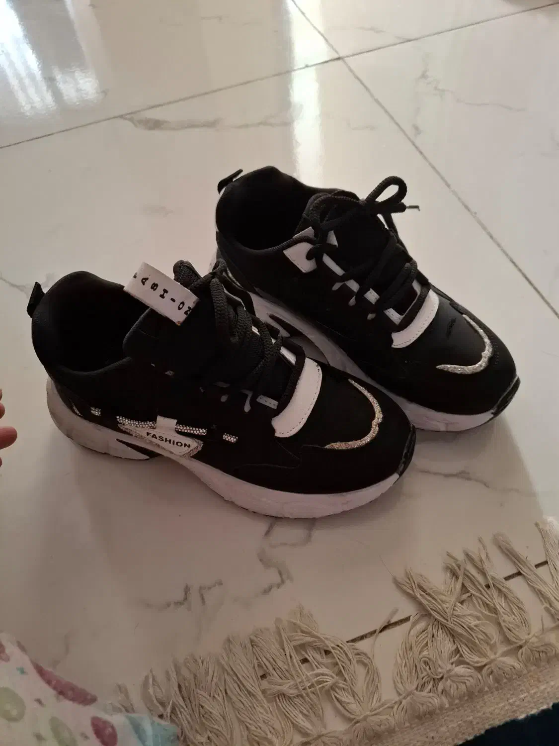 کتونی مشکی لژ دار سایز 39|کیف، کفش، کمربند|تهران, خواجه نظام الملک|دیوار