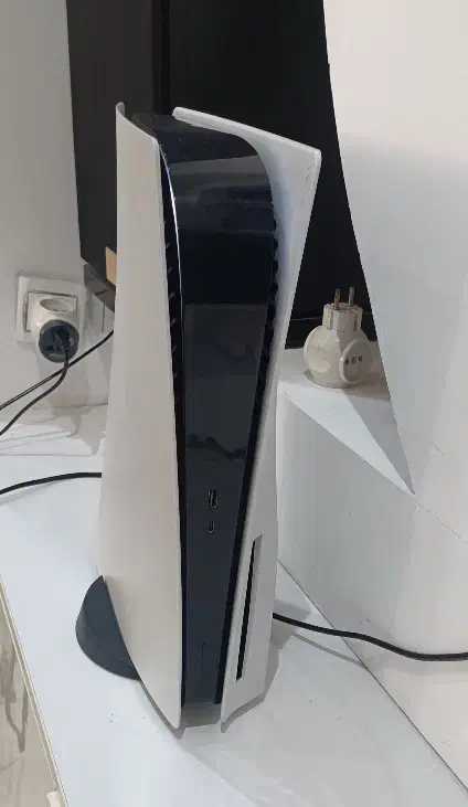 ps5 با دسته اضافه قرمز|کنسول، بازی ویدئویی و آنلاین|تهران, جوانمردان (اندیشه)|دیوار