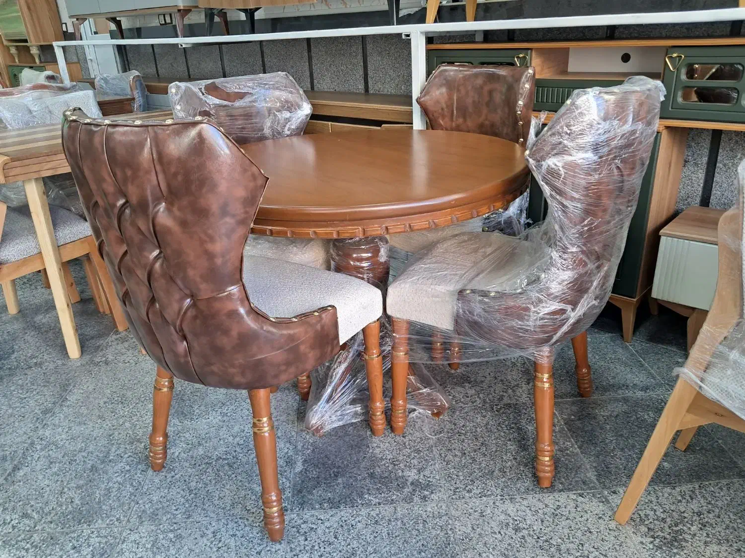 صندلی و میز غذاخوری|میز و صندلی غذاخوری|مشگین شهر, |دیوار