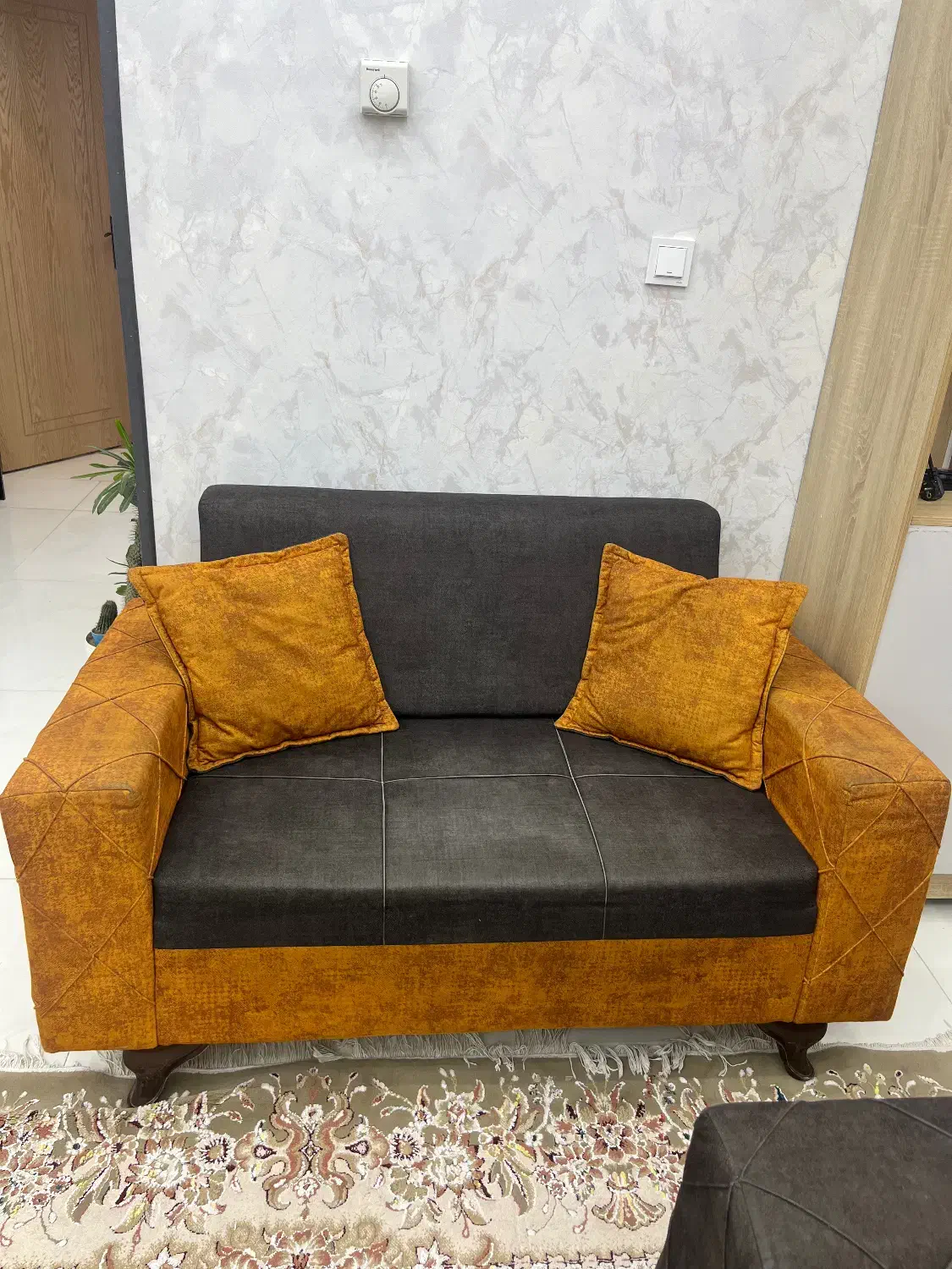 مبل راحتی|مبلمان خانگی و میز عسلی|اصفهان, شهرک گل نرگس|دیوار