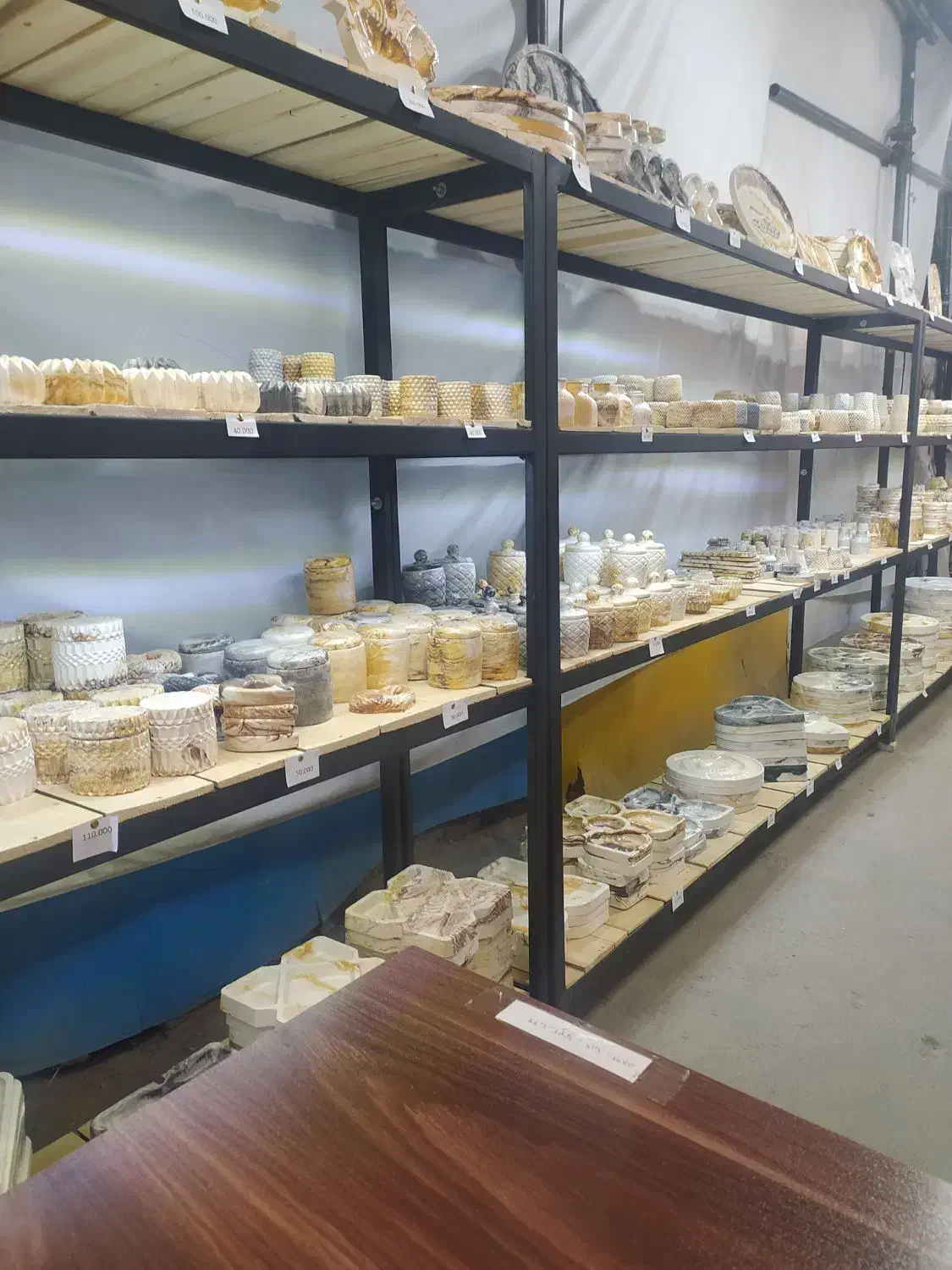 خانم فروشنده نیاز داریم نیم وقت یا تمام وقت|استخدام بازاریابی و فروش|ارومیه, |دیوار