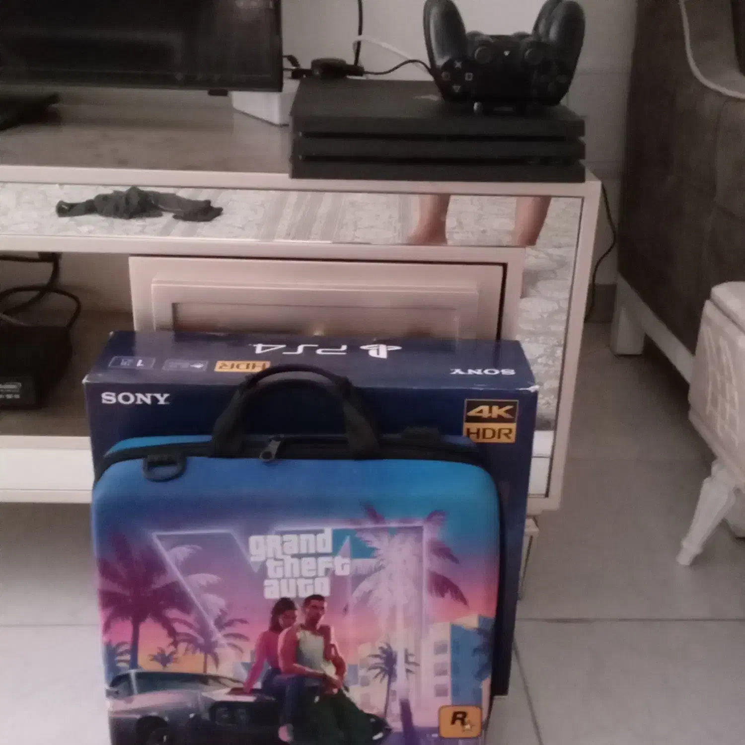 PS4 PRO یه ترابایت دو دسته خشک|کنسول، بازی ویدئویی و آنلاین|پرند, فاز ۴|دیوار