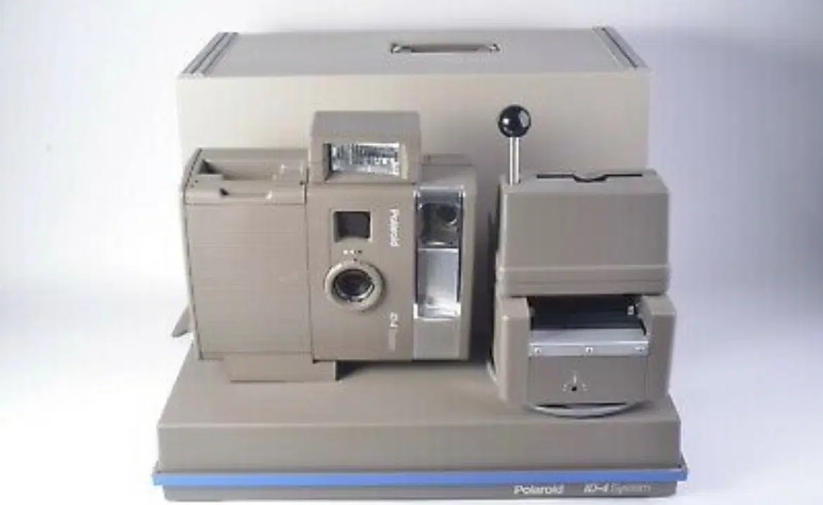 دوربین عتیقه Polaroid سری اول|کلکسیون اشیاء عتیقه|تهران, ستارخان|دیوار