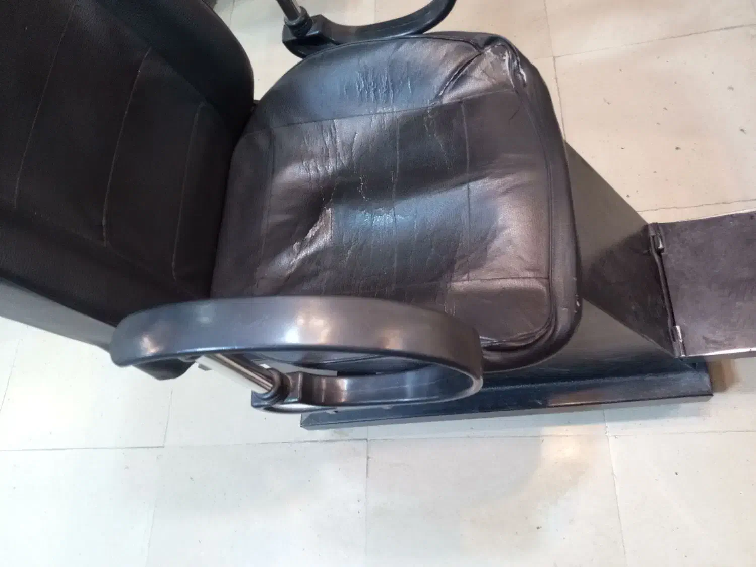 صندلی ارایشگری|آرایشگاه و سالن‌های زیبایی|شهرکرد, |دیوار