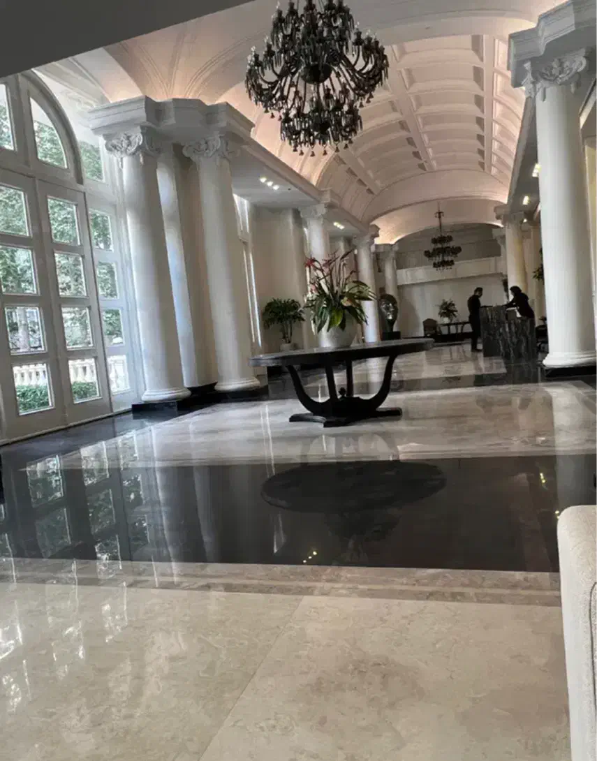 ۲۵۰متر سه خواب/برج باغ برند ازگل/مشاعاتی جذاب