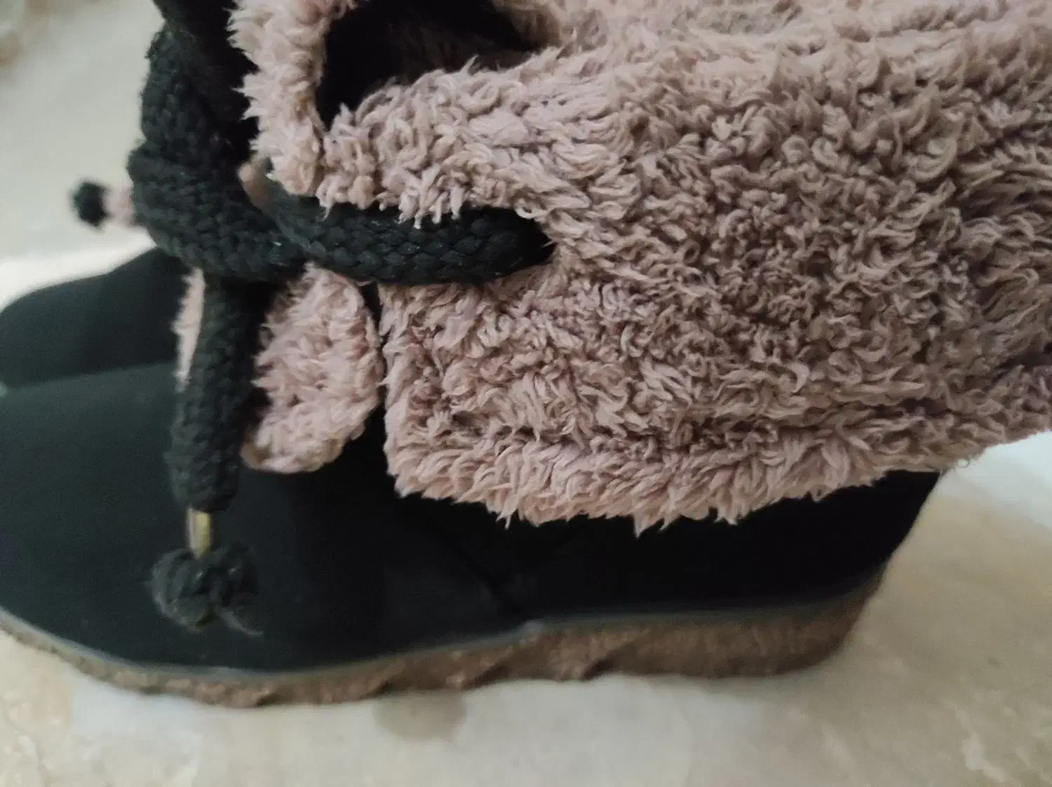 نیم پوت|کیف، کفش، کمربند|قروه, |دیوار