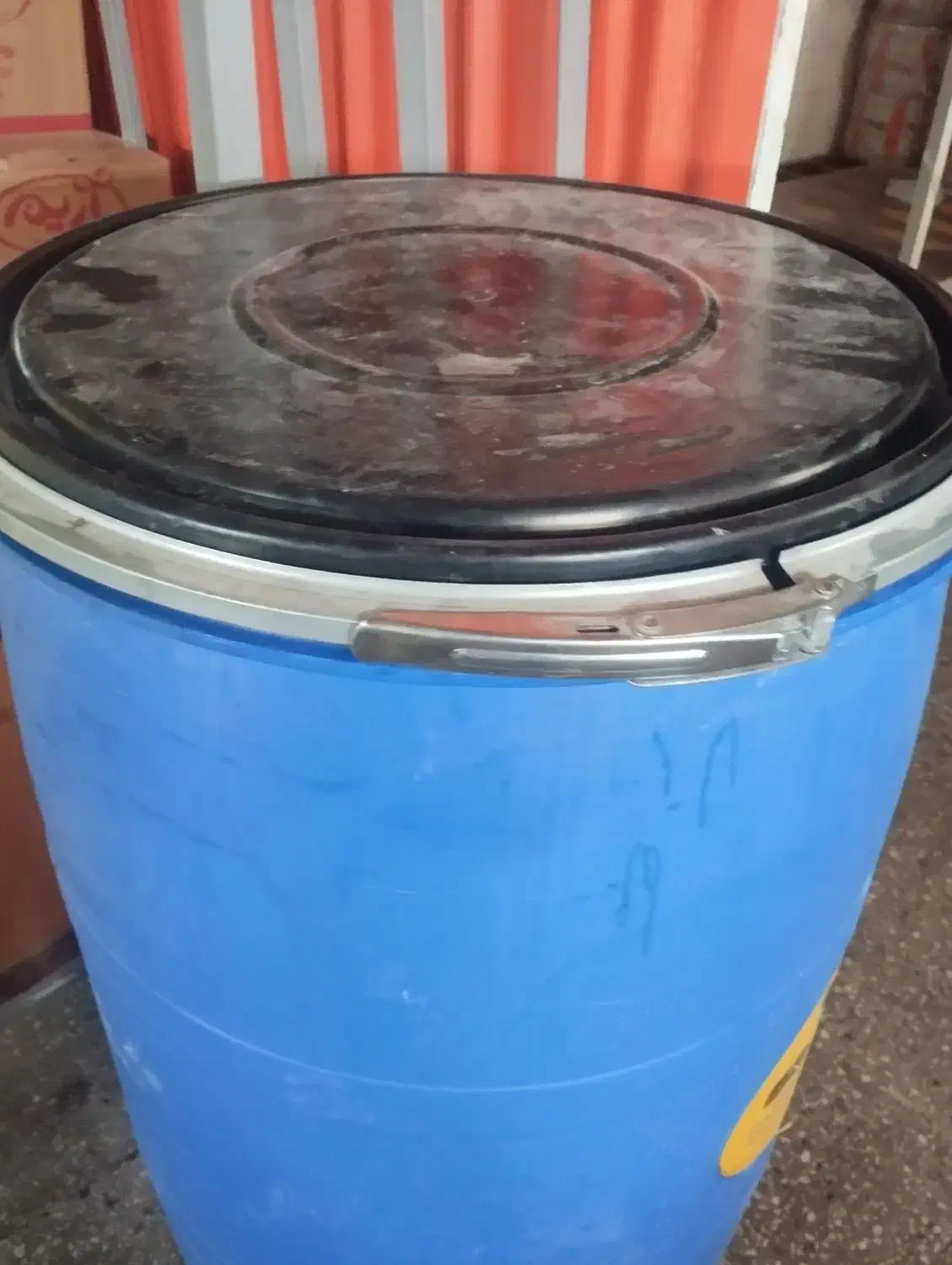 بشکه پلاستیکی|ظروف نگهدارنده، پلاستیکی، یکبارمصرف|سمنان, |دیوار