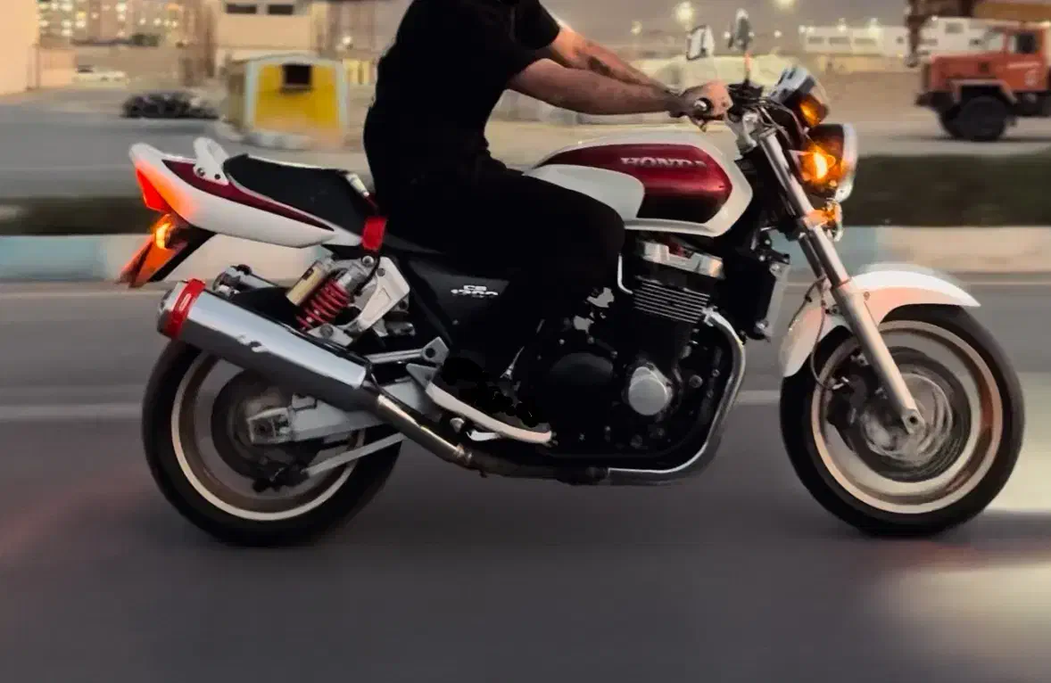 سی بی۱۳۰۰‌cbکاربرات|موتورسیکلت|فلاورجان, |دیوار