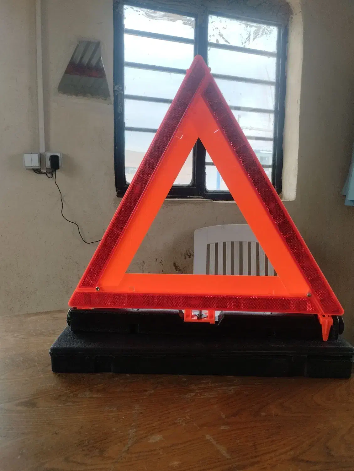 مثلث خطر|قطعات یدکی و لوازم جانبی|شیراز, چوگیاه‎|دیوار