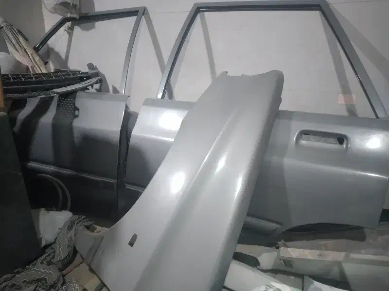 درب پراید عقب بیرنگ و گلگیر جلو نوک مدادی|قطعات یدکی و لوازم جانبی|تهران, شهرک پاسداران|دیوار