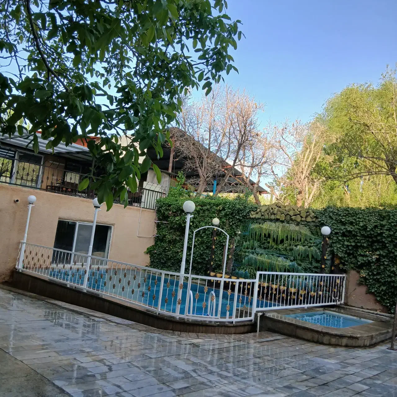 اجاره خانه ویلایی ۳۰۰ متری ۲ خوابه|اجارهٔ خانه و ویلا|باغ بهادران, |دیوار