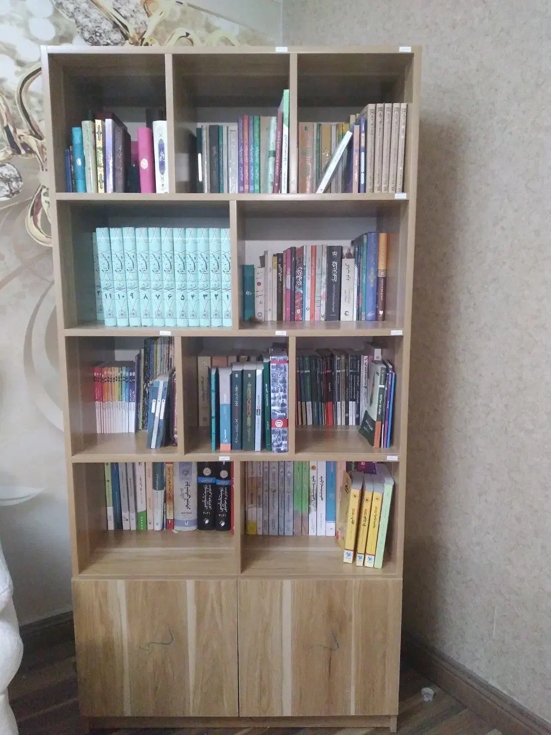 کتابخونه/ کتاب‌ خانه/کتابخانه کمددار|کتابخانه، شلف، قفسه‌های دیواری|رشت, رشتیان|دیوار