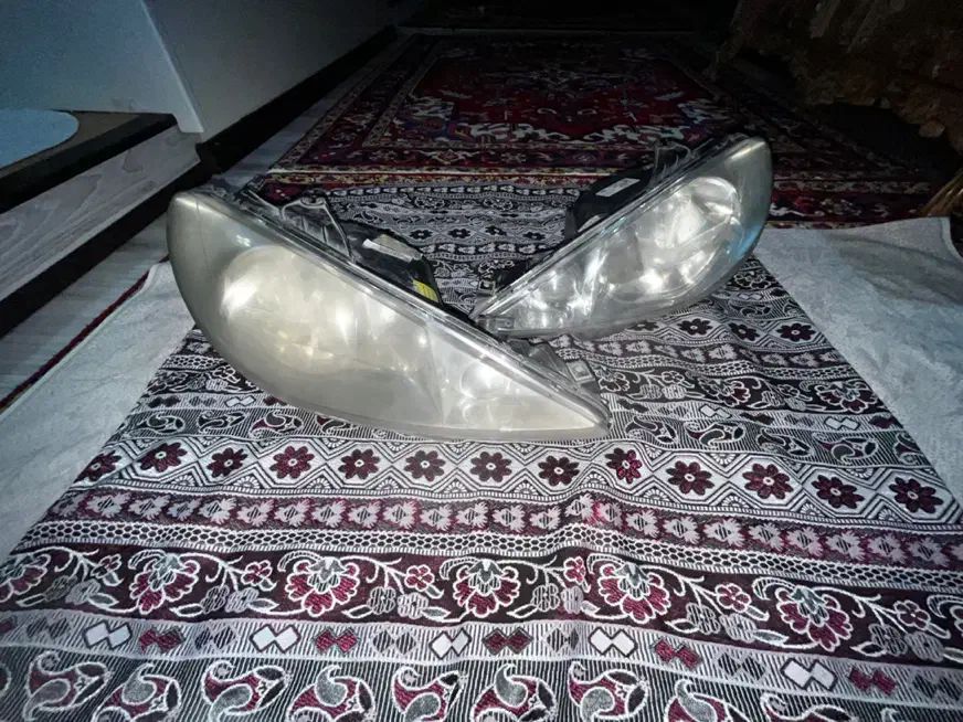 تعدادی از قطعات ۲۰۶از جمله چراغ و ایسیو|قطعات یدکی و لوازم جانبی|تبریز, |دیوار