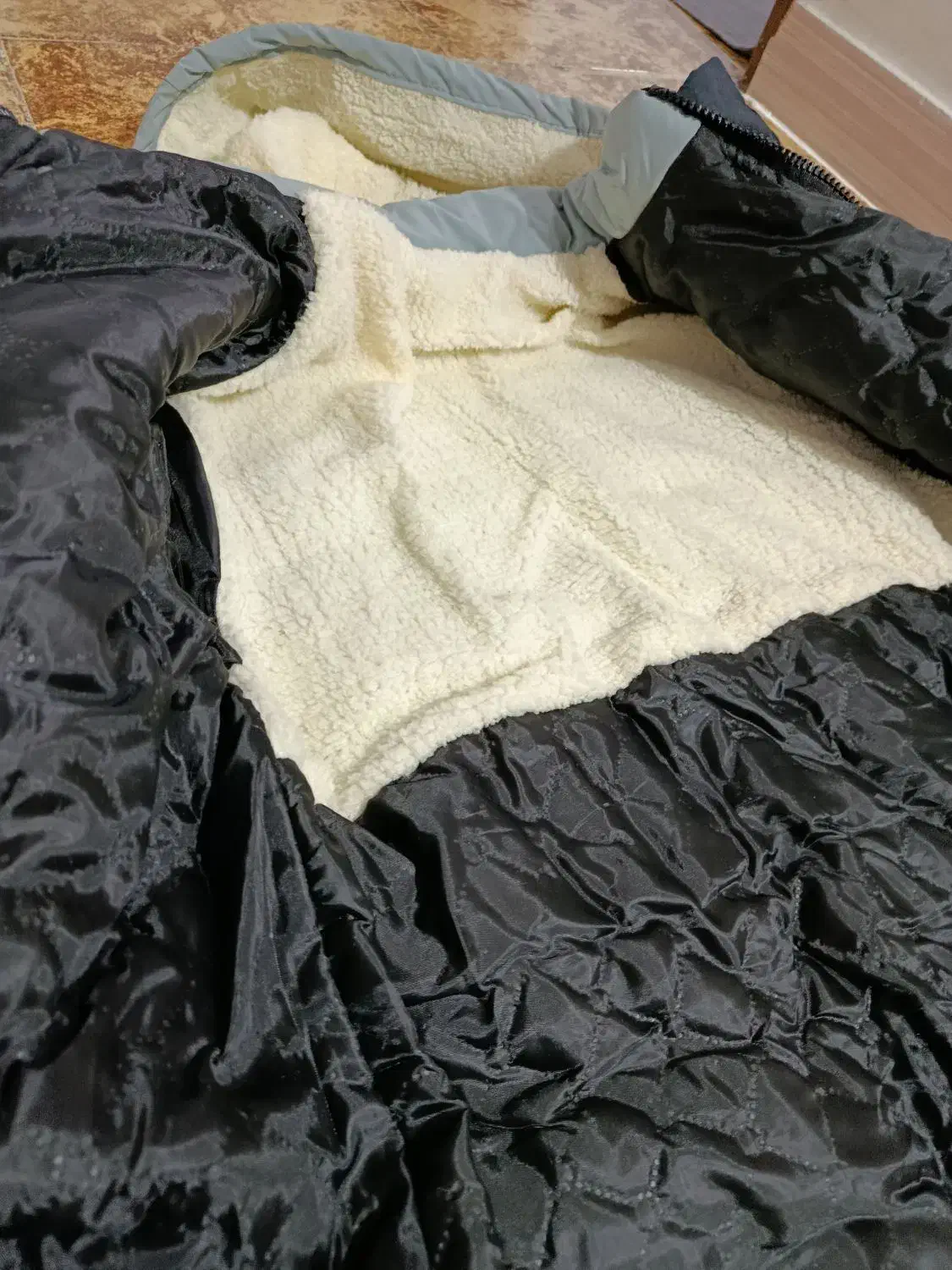 کاپشن مردانه|لباس|صحنه, |دیوار