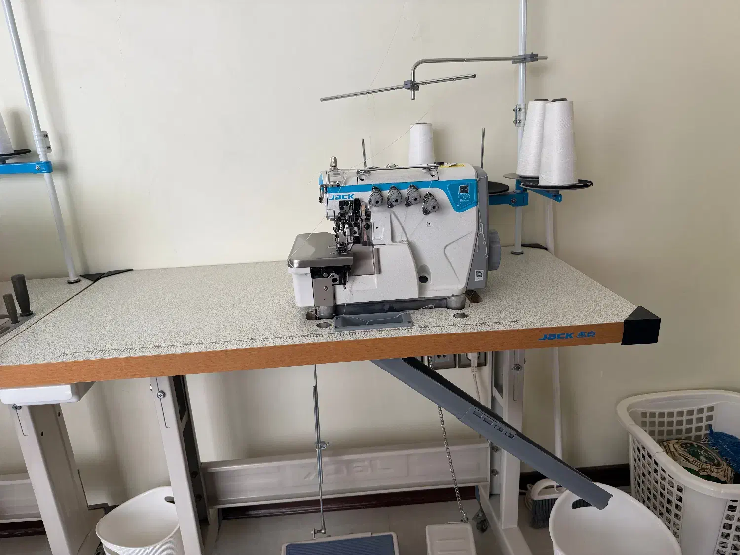 سردوز جک مدل E4|چرخ خیاطی و ریسندگی|مشهد, احمدآباد|دیوار