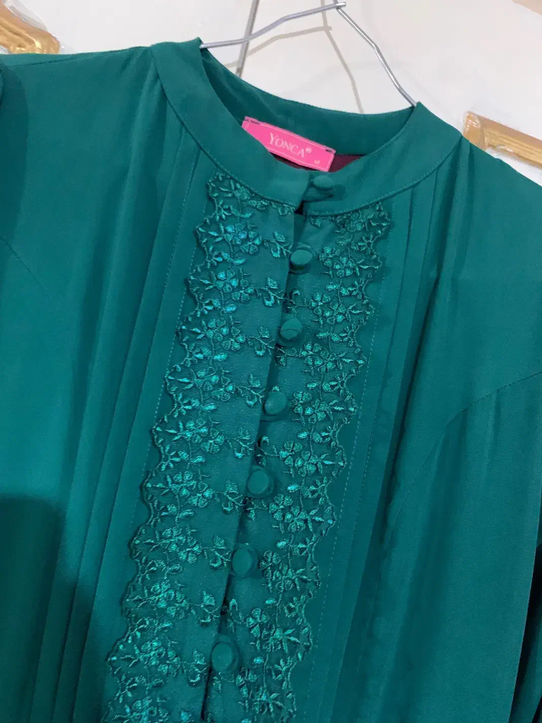 پیراهن بلند|لباس|ورامین, ورامین|دیوار