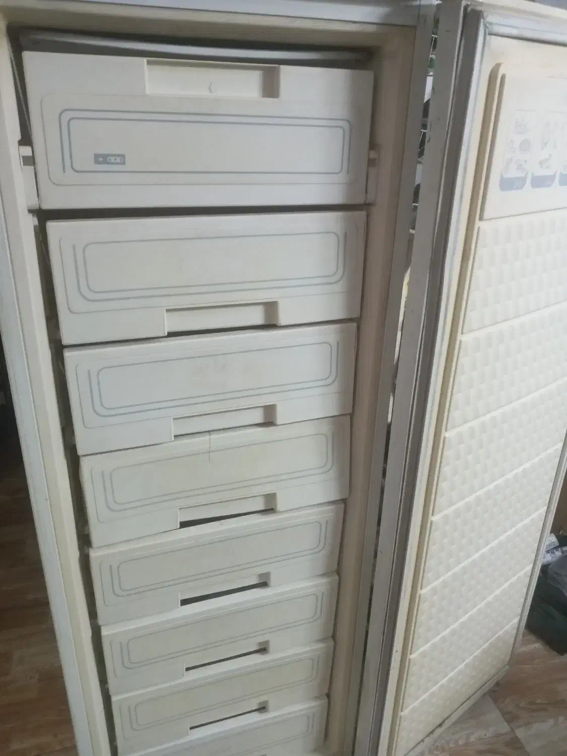 یخچال  تمام فریزر صحیح و سالم|یخچال و فریزر|قرچک, زیبا شهر|دیوار