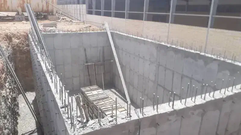 اجرای اسکلت بتن استخر خرده کاری شمع....|خدمات پیشه و مهارت|کرمان, |دیوار