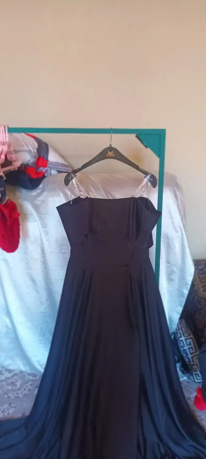 لباس مجلسی|لباس|طرهان, |دیوار