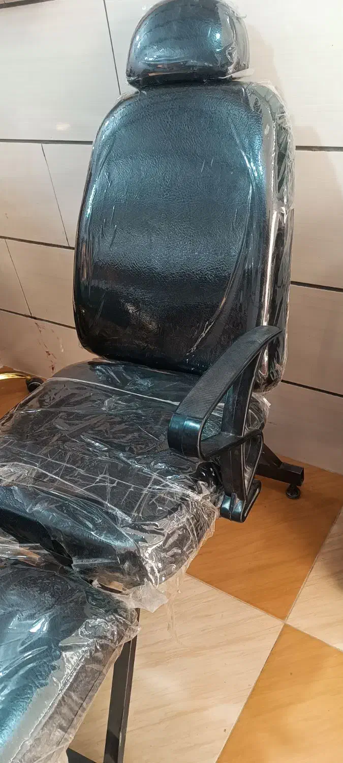 2عدد صندلی اصلاح|آرایشگاه و سالن‌های زیبایی|کرمانشاه, |دیوار