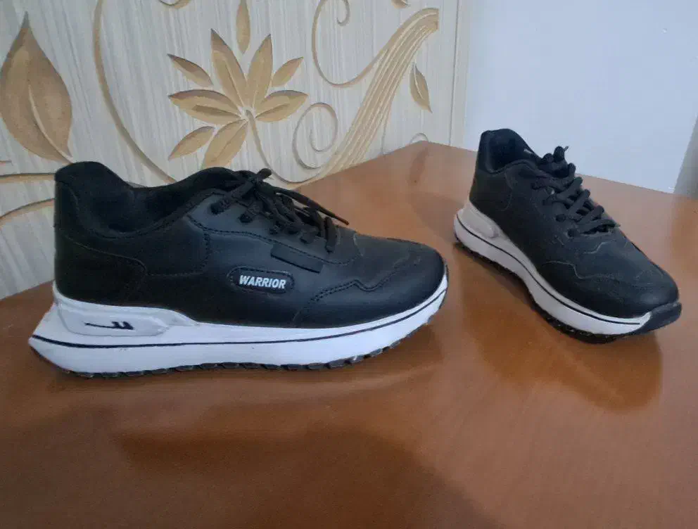 کتانی ۶۰۰|کیف، کفش، کمربند|فرمهین, |دیوار