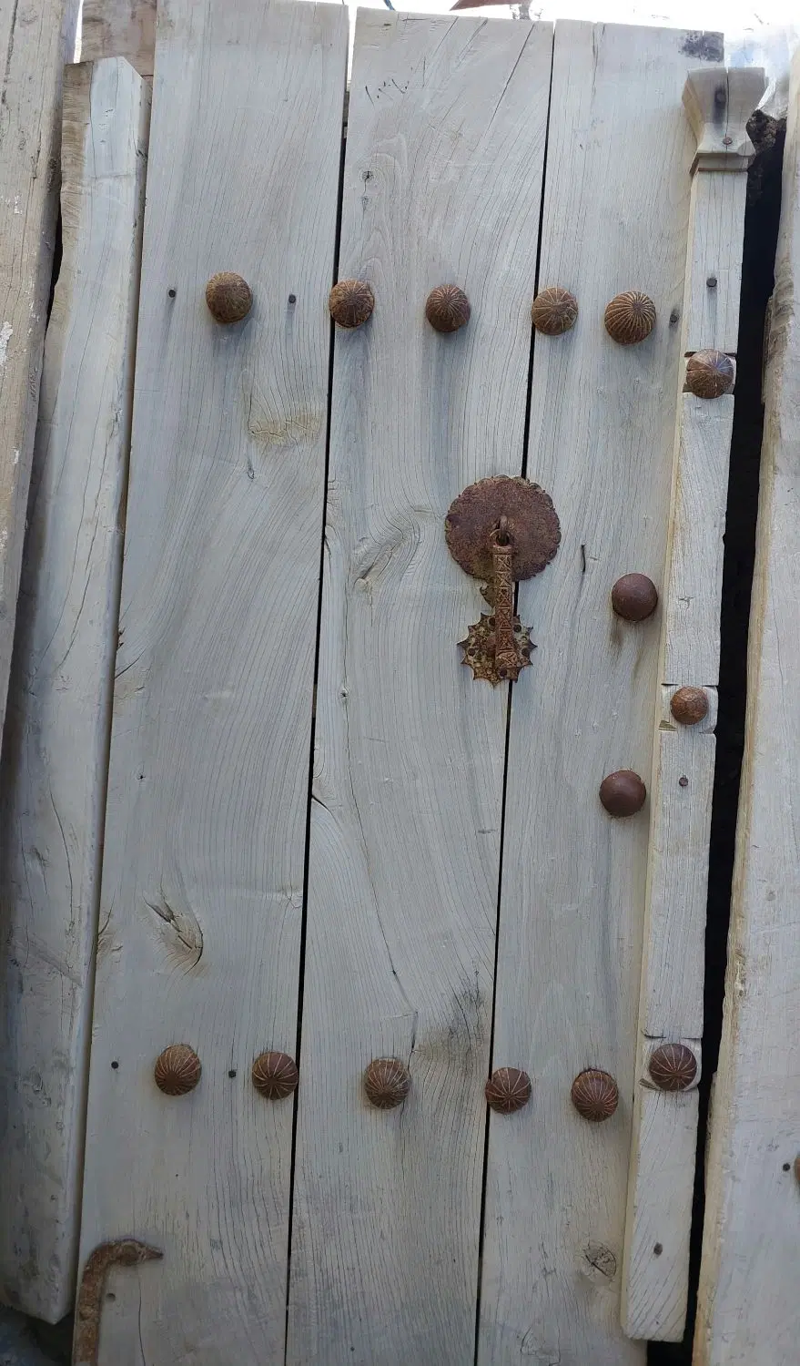 در چوبی قدیمی|کلکسیون اشیاء عتیقه|تاکستان, |دیوار