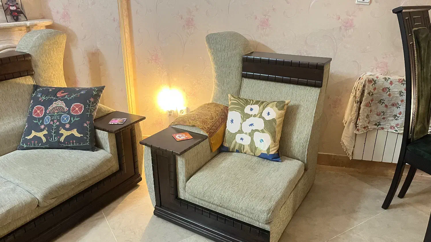 مبلمان ۶ نفره تمیز|مبلمان خانگی و میز عسلی|تهران, کاج|دیوار