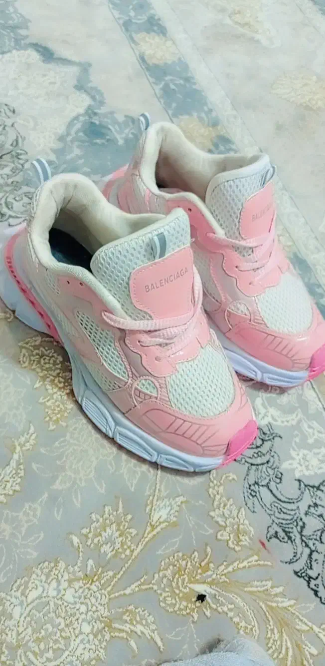 کتونی صورتی|کیف، کفش، کمربند|آسارا, |دیوار