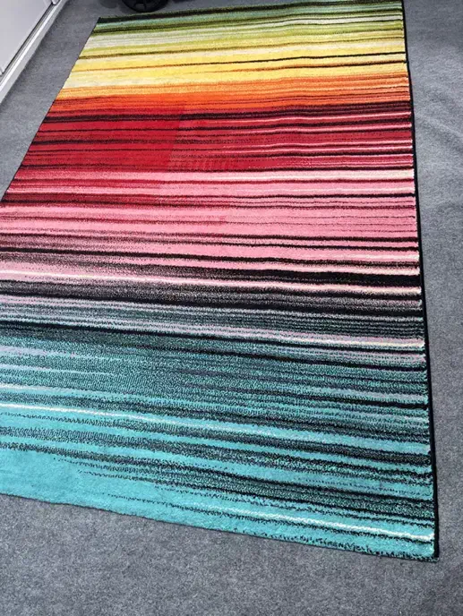 فرش رنگین کمونی|فرش|بندر انزلی, ژاندارمری|دیوار