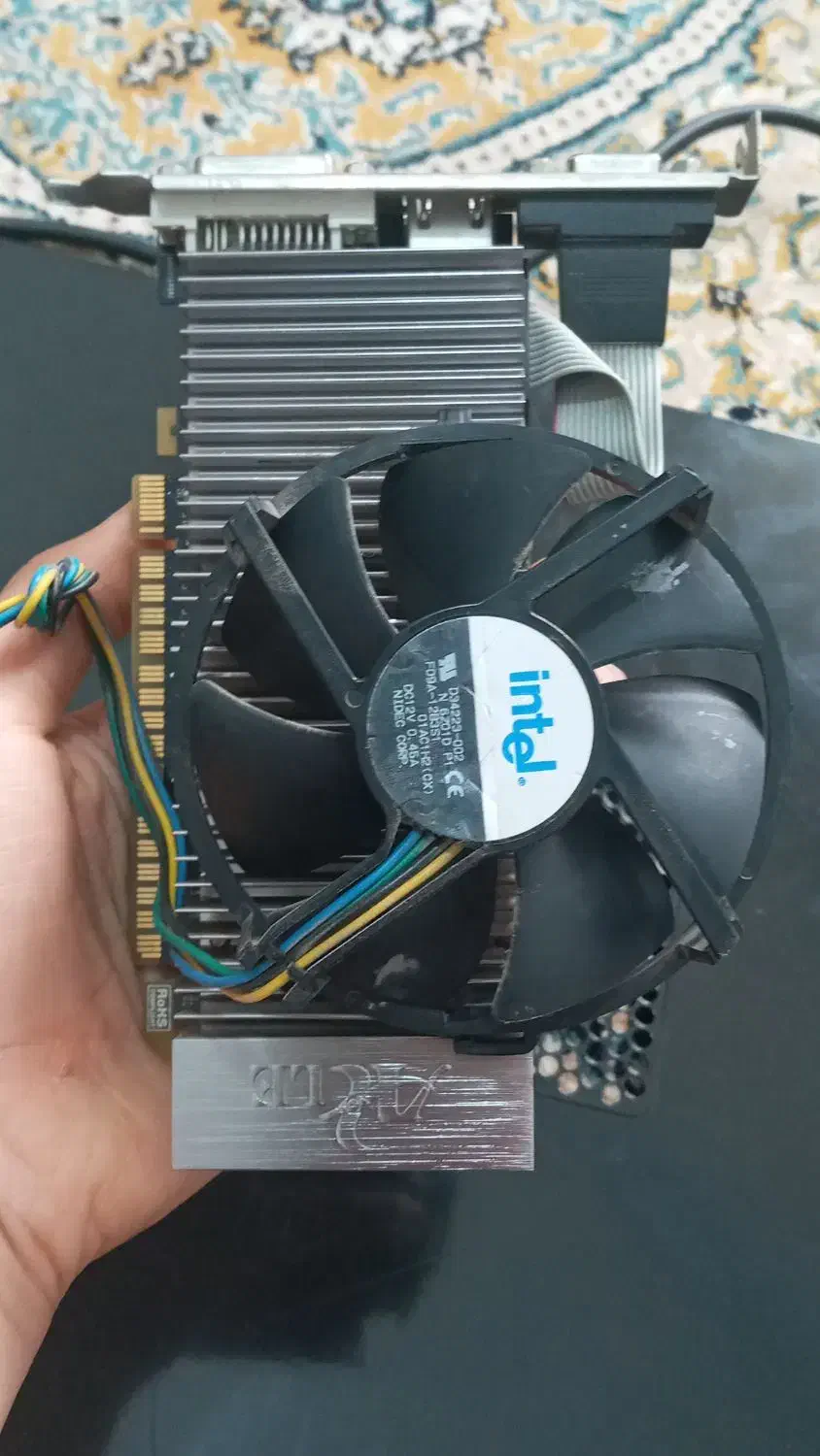 gt 520 2g خیلی تمیز دما مناسب|قطعات و لوازم جانبی رایانه|نکا, |دیوار