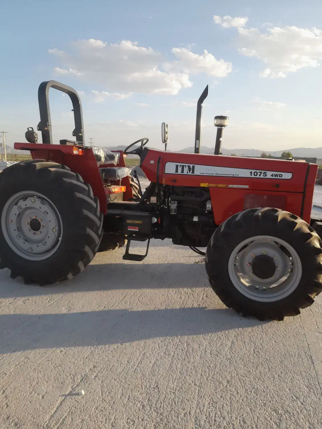 تراکتور ۱۰۷۵|خودرو سنگین|بختگان, |دیوار