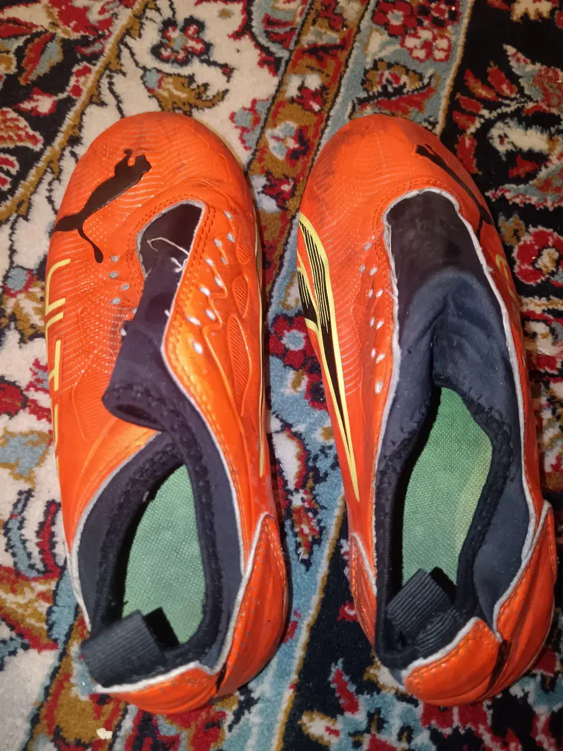 کفش فوتبال|کیف، کفش، کمربند|یاسوج, |دیوار