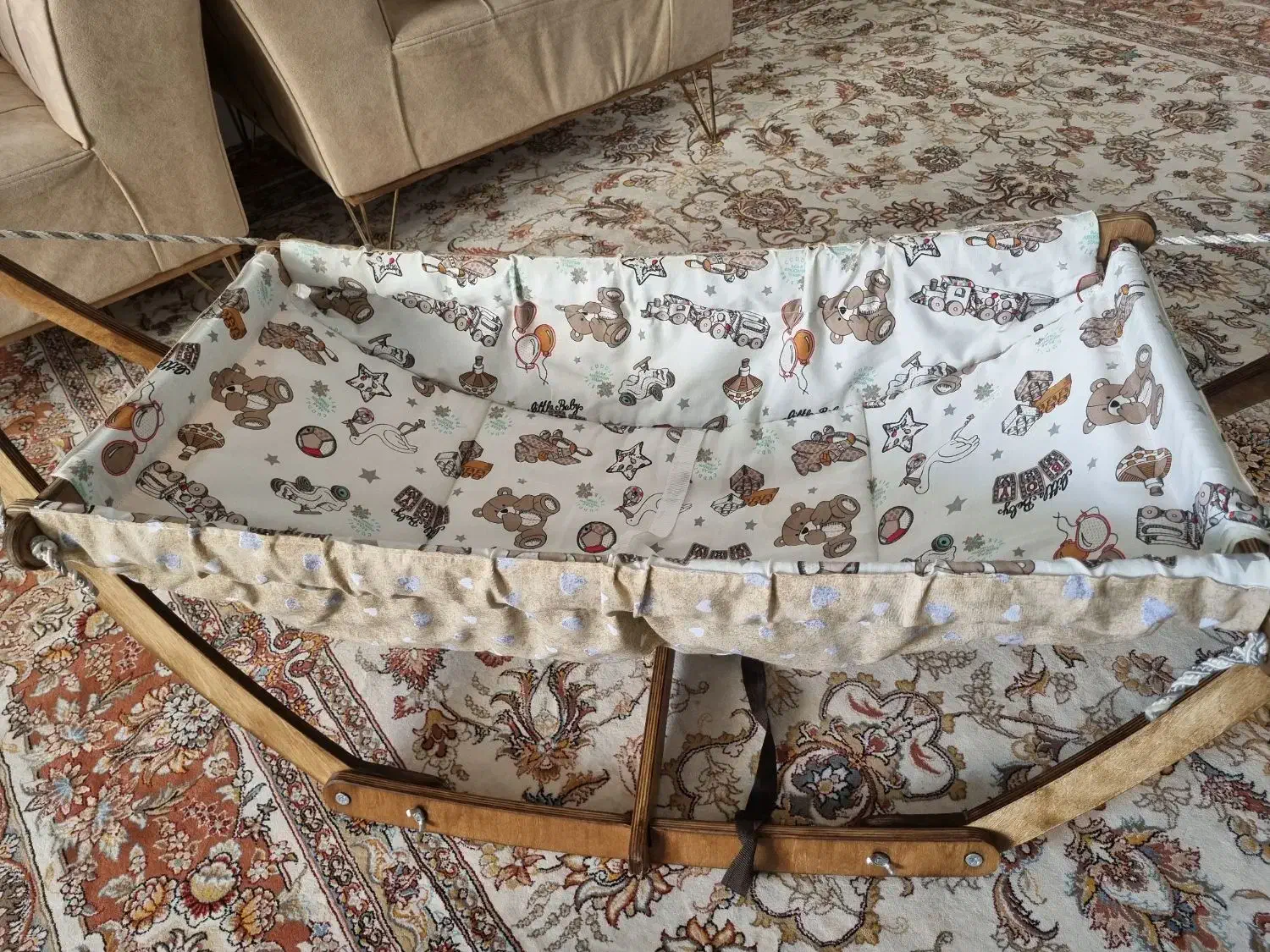 ننو (گهواره)کودک|اسباب و اثاث بچه|شاهین‌شهر, خانه کارگر|دیوار