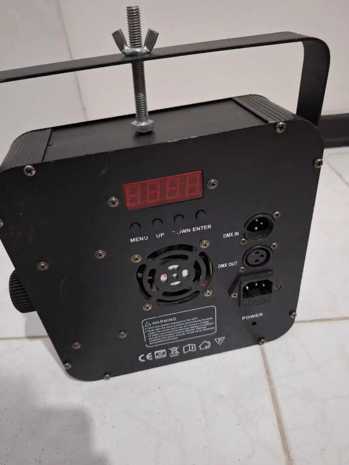 بلک وایت|تلویزیون و پروژکتور|پرند, فاز ۲|دیوار