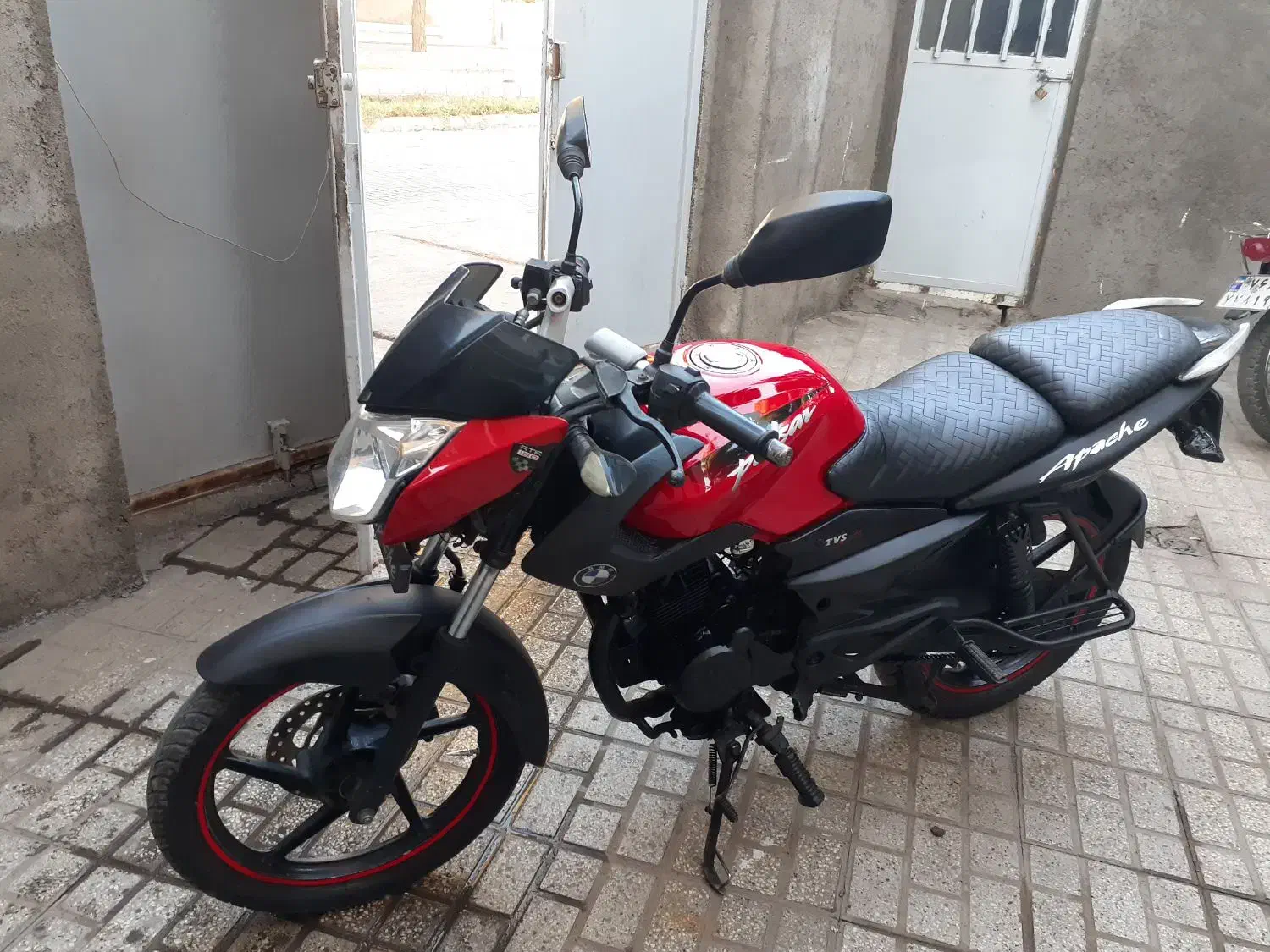 باجاج|موتورسیکلت|تربت جام, مولانا|دیوار