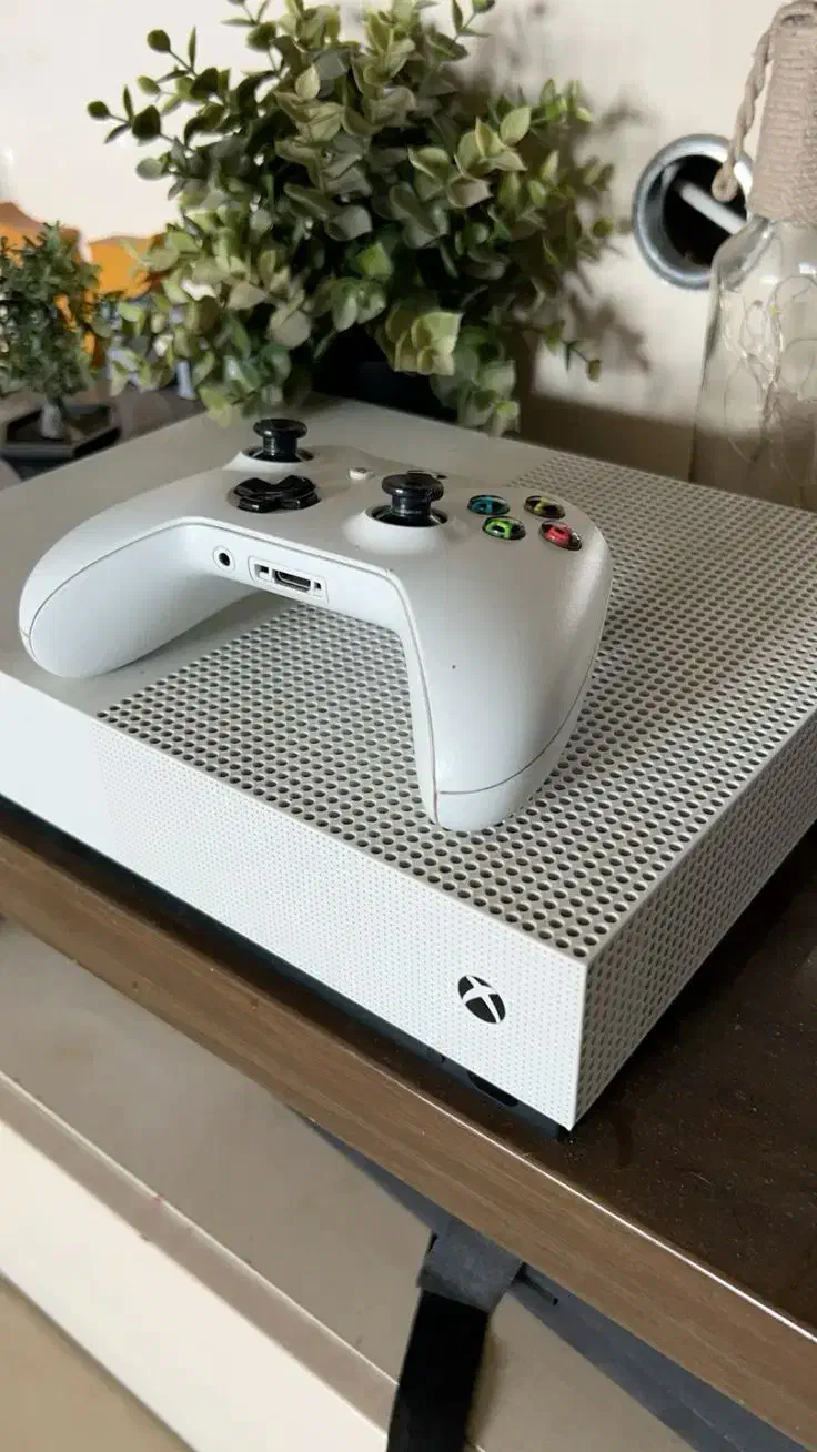 کنسول ایکس باکس وان اس xbox|کنسول، بازی ویدئویی و آنلاین|فولادشهر, فولادشهر|دیوار