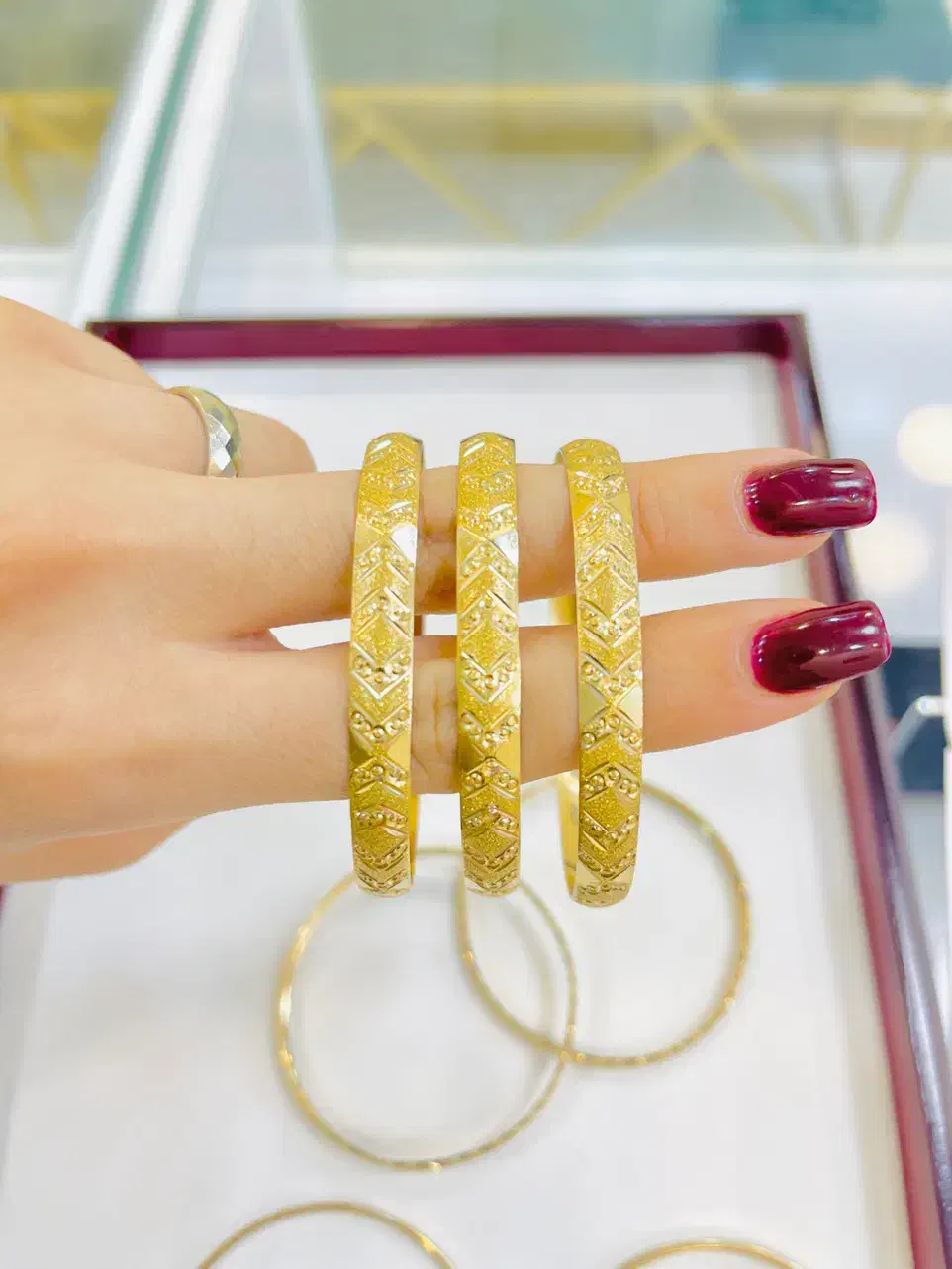 طلا فقط با یک درصد|جواهرات|صدرا-فارس, فاز ۱|دیوار