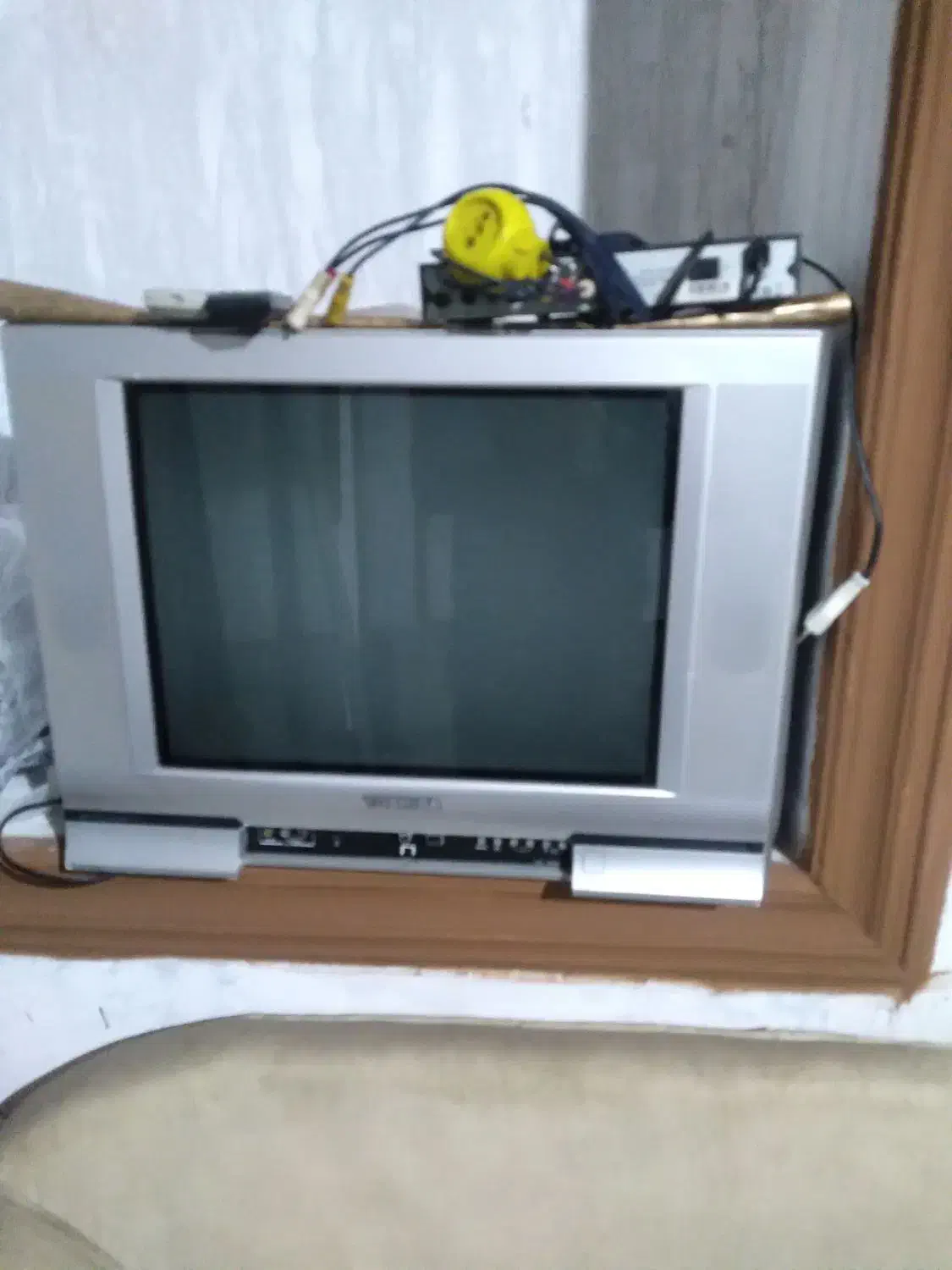 تلوزیون ۲۱اینچ توشیبا|تلویزیون و پروژکتور|رشت, کوی امام رضا|دیوار