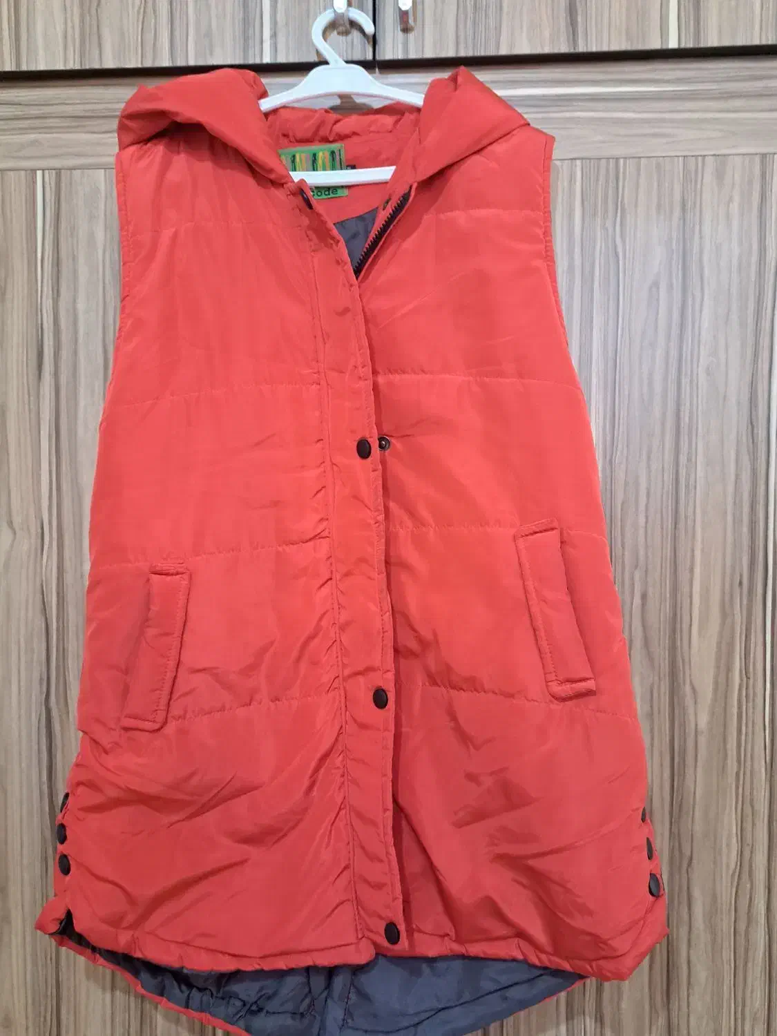 پافر|لباس|فولادشهر, B7|دیوار